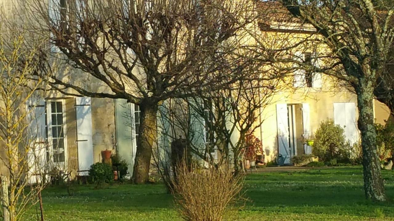 Gite Entre Bordeaux Et Saint-Emilion Génissac Екстериор снимка